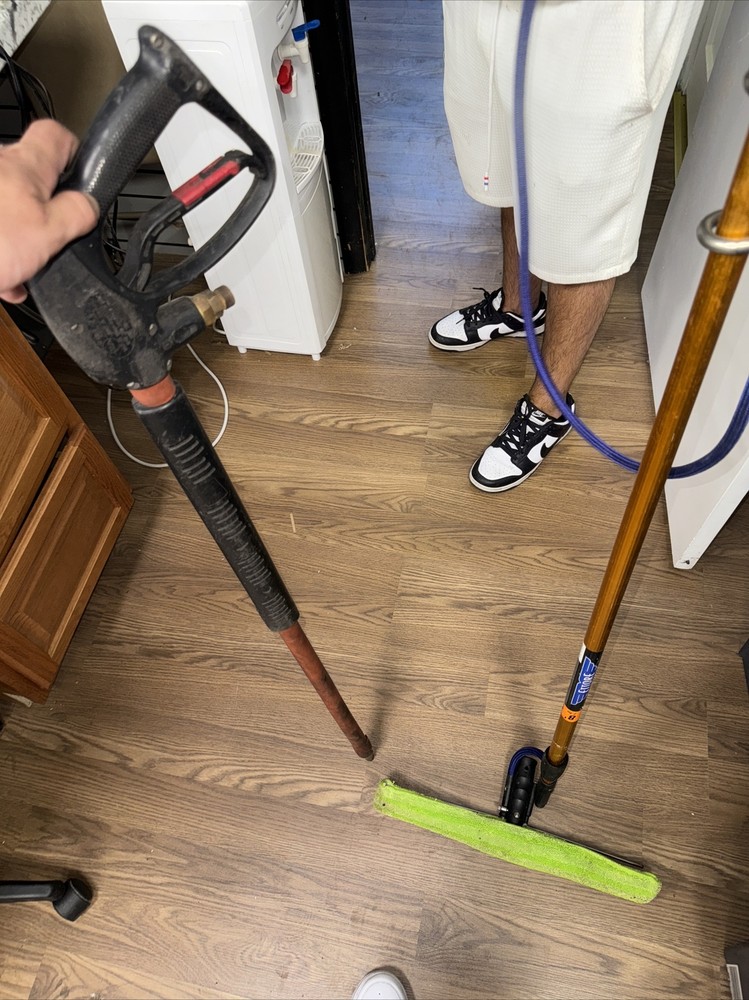 Pre Owned optima steam cleaner