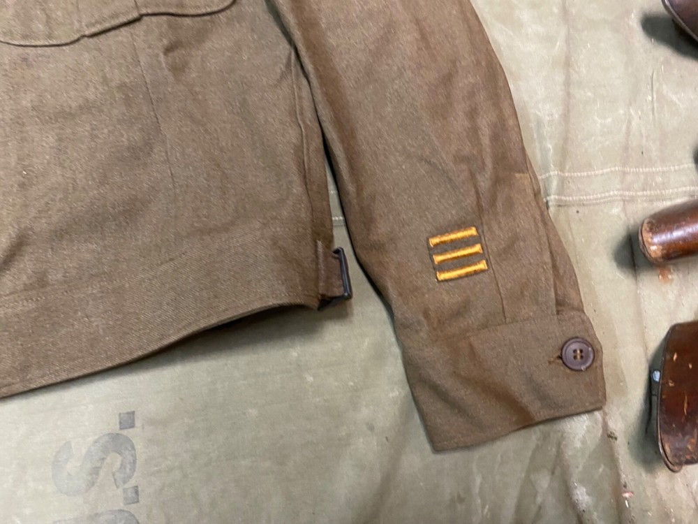 ORIGINAL WWII US ARMY EM NCO M1944 CLASS A IKE JACKET- MEDIUM, 40R