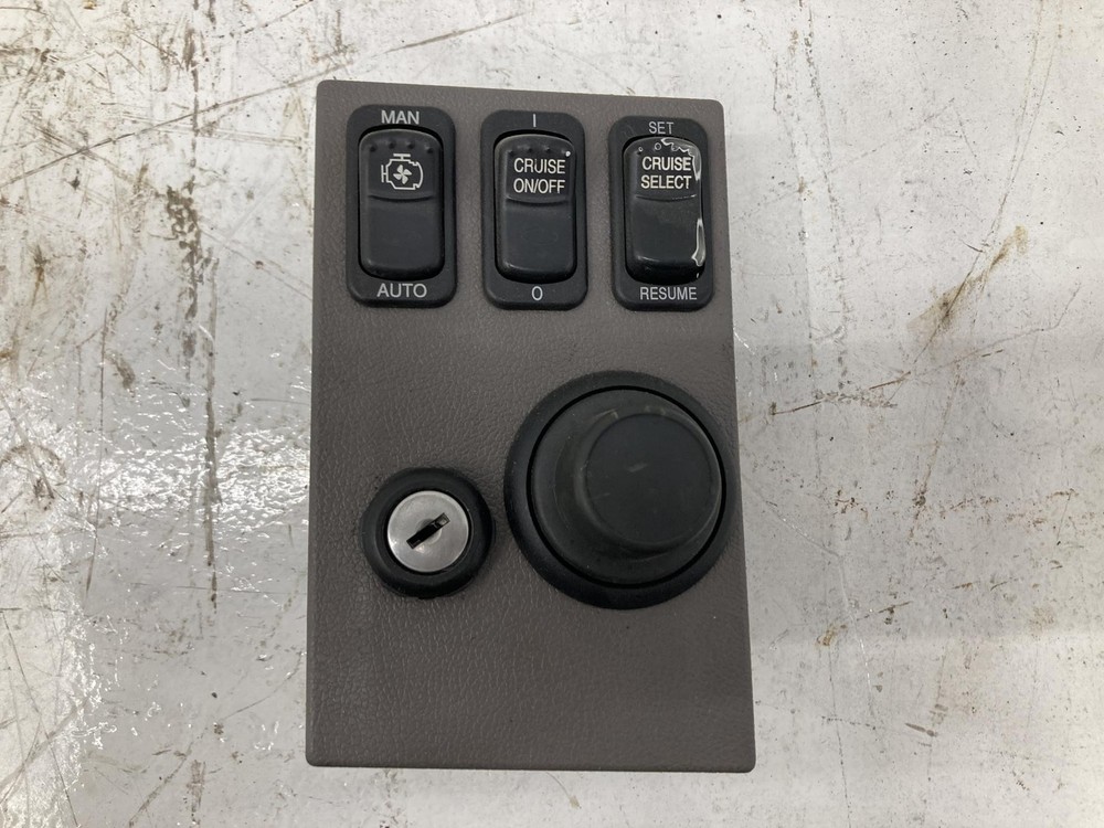 2010-2023 Peterbilt 337 IGNITION Dash Panel - Used