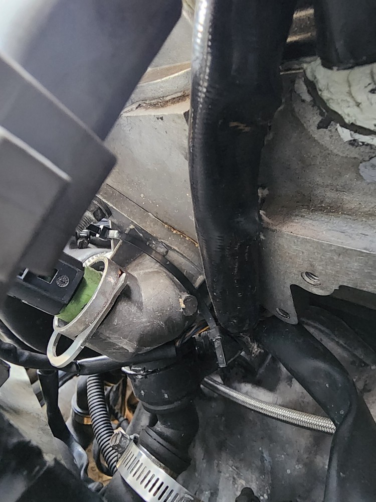 Stainless Audi VW Engine Temperature Sensor Retainer 032121142