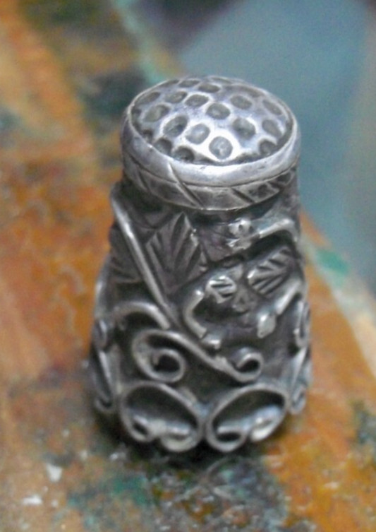 VINTAGE STERLING SILVER THIMBLE