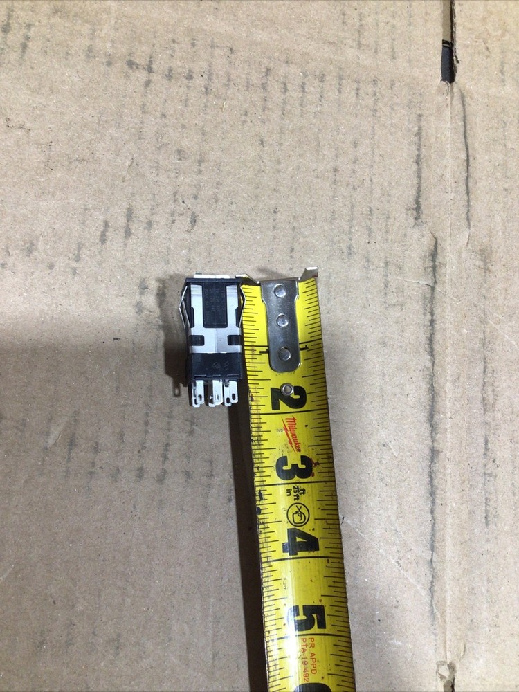Micro Switch AML 20 Series 1438 L173 NOS