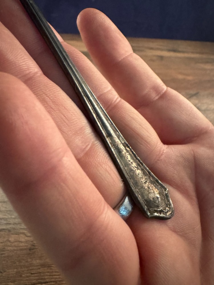 Oneida Hotel Plate Silverplated Olive Serving Fork Vernon/Ashley Pattern