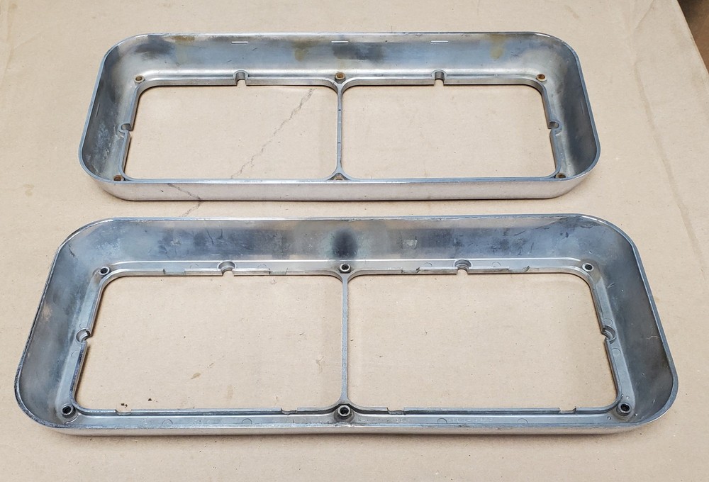 peterbilt headlight bezels