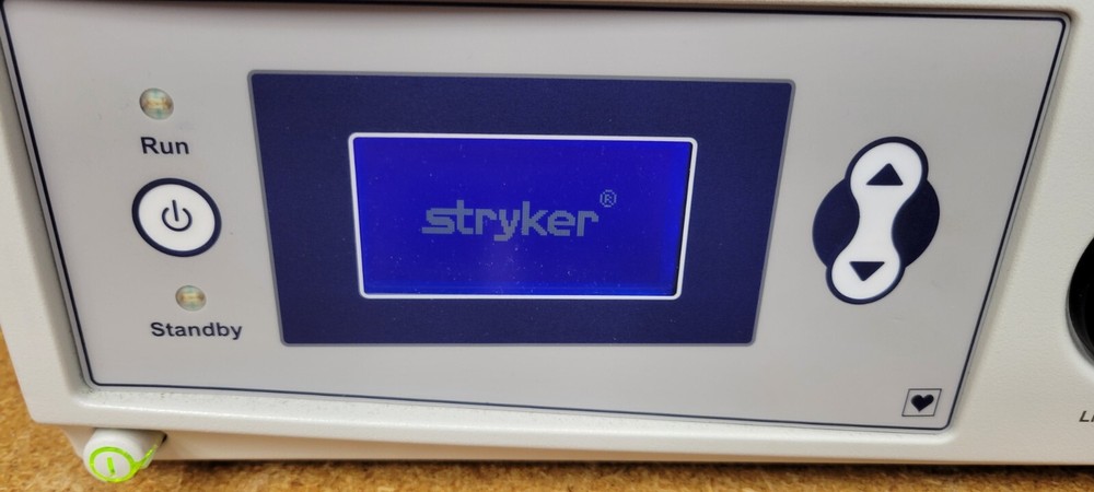 Stryker X-8000 Endoscopic Light Source Pictured Working Power Button Cracked