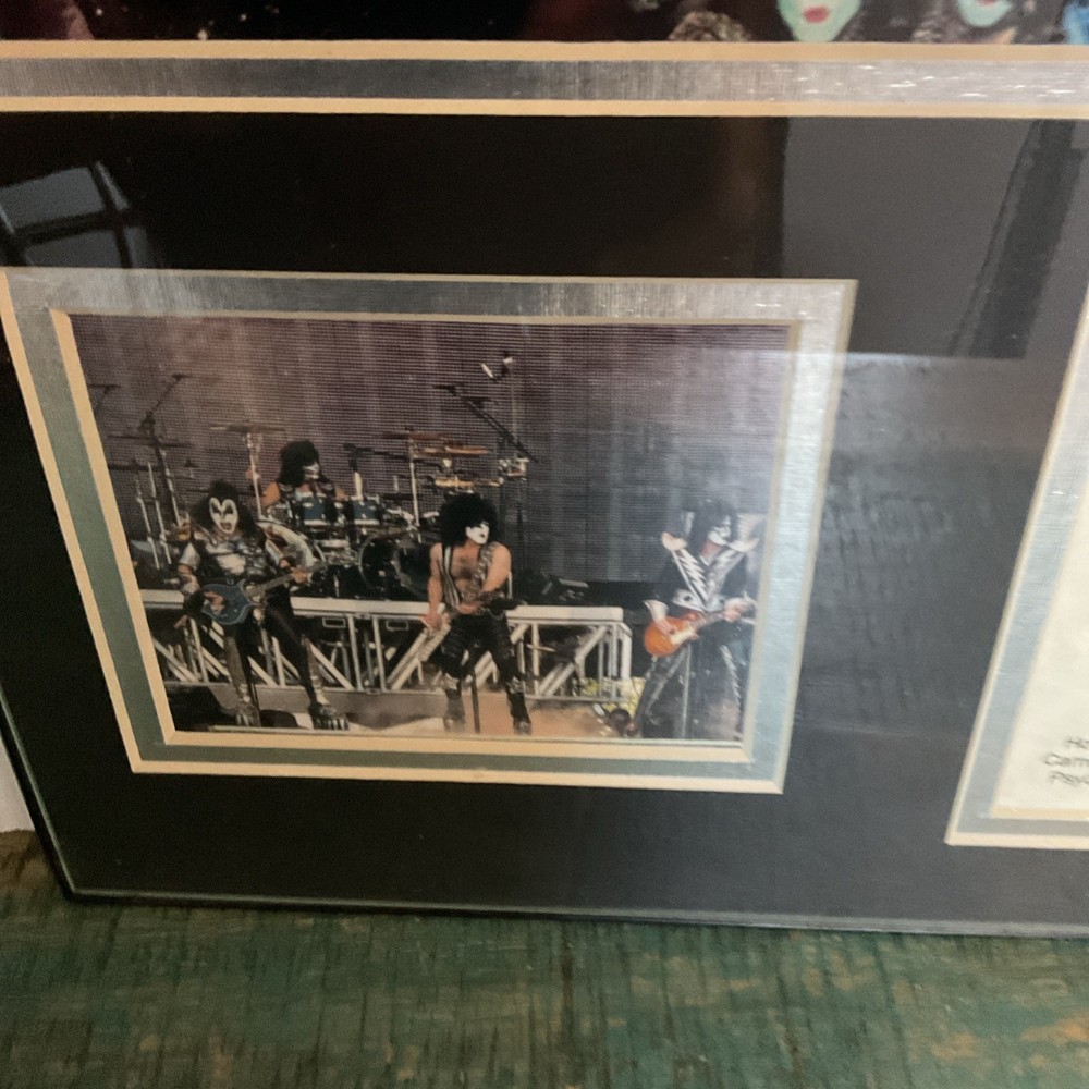 KISS FRAMED PHOTO COLLAGE 11x14