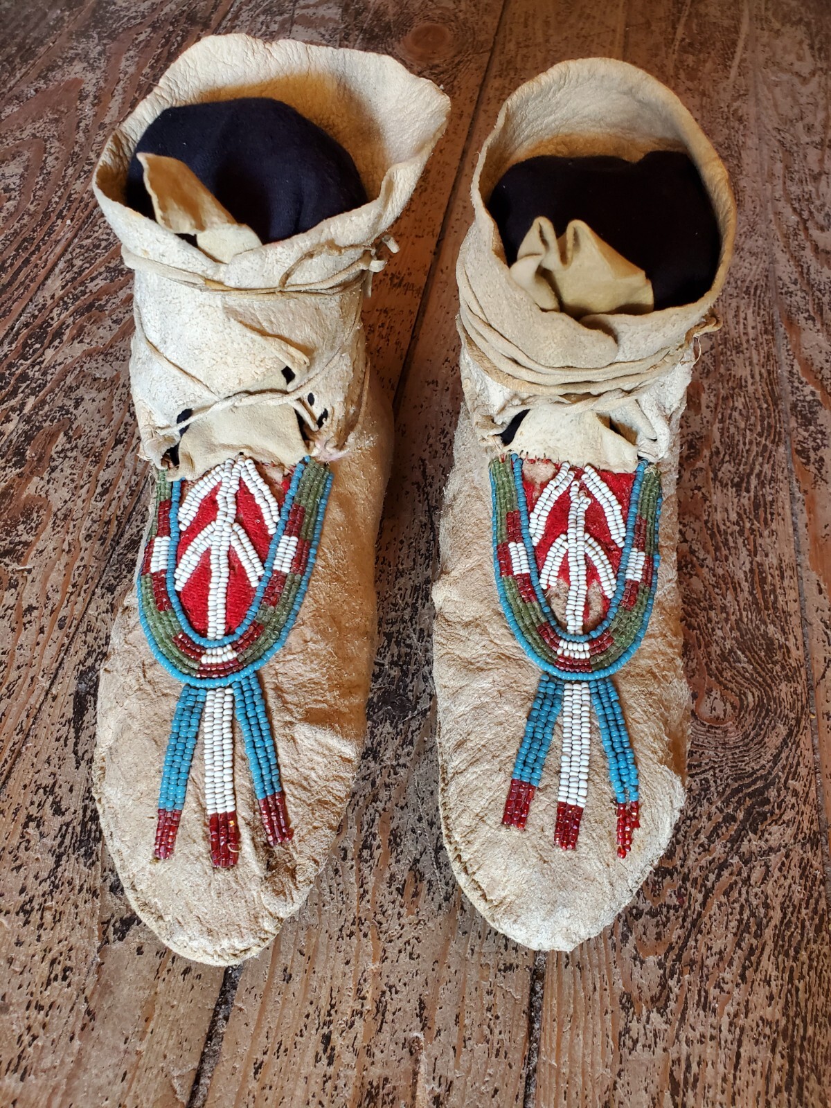 Antique OLD Native American Indian beaded E Plains high top moccasins 19th c.