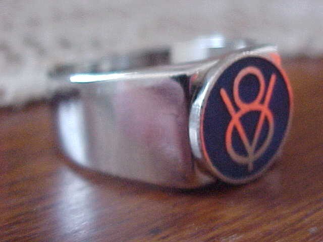 Classic Ford Car Blue V8 Chrome Ring Size #13 NOS Unique Logo Hi-Quality