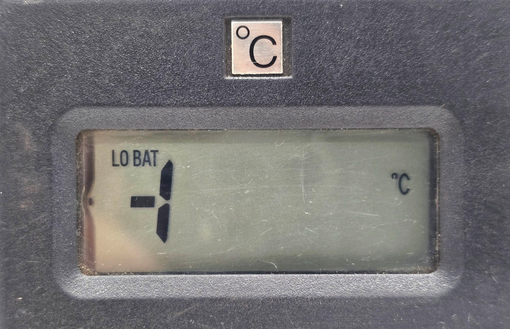 ELCOMETER 203 DIGITAL THERMOMETER