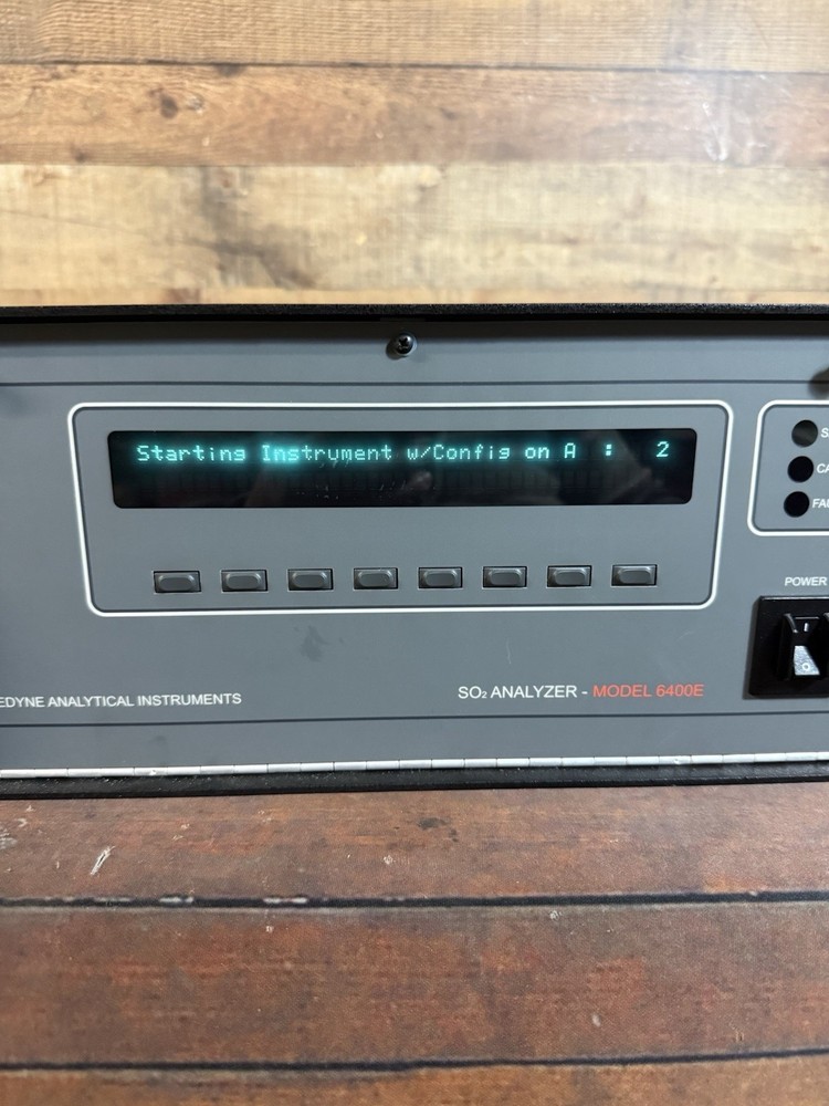 Teledyne Instruments SO2 Analyzer Model 6400E Powers On Untested