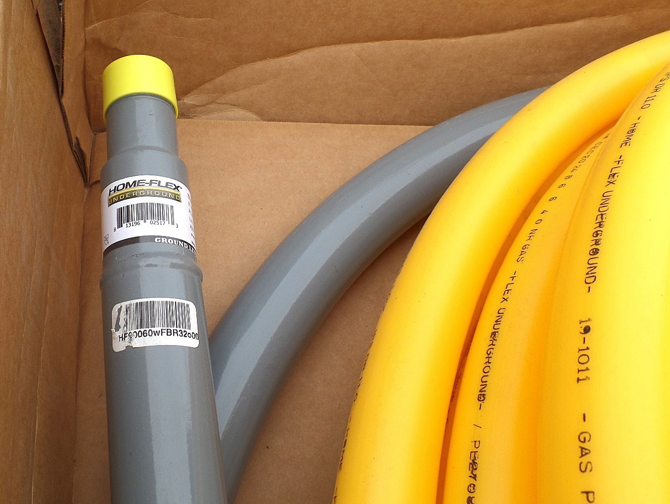 HOME-FLEX YELLOW UNDERGROUND 1" IPS KIT 100FT PIPE, 2XCOUPLERS, 2XMETER RISERS