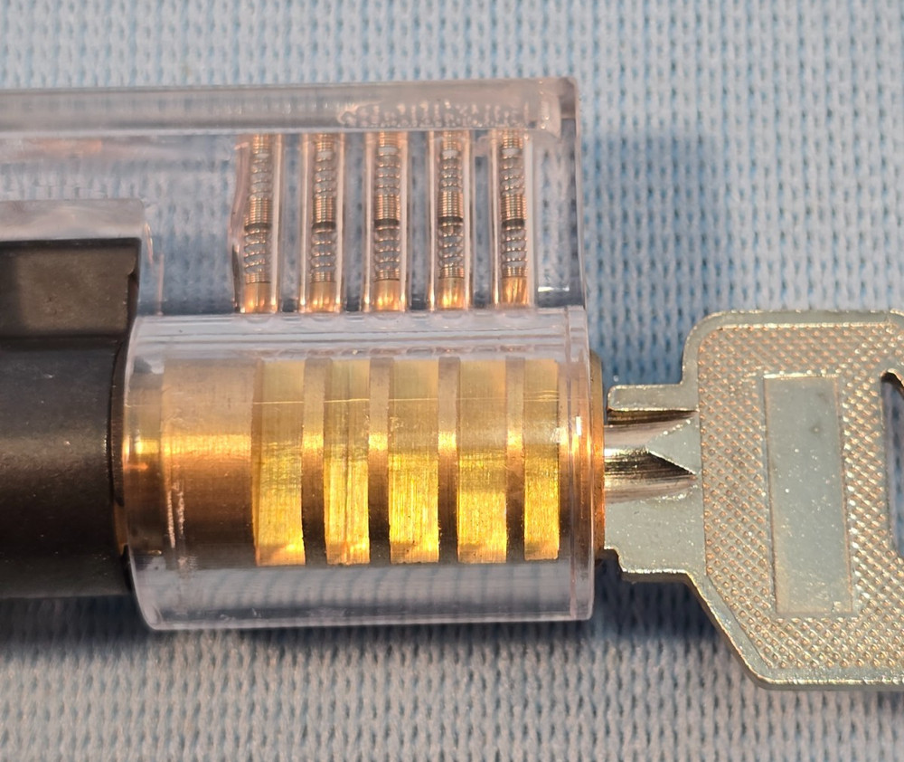 TRANSPARENT PRACTICE LOCKSMITHING LOCKS WITH KEYS
