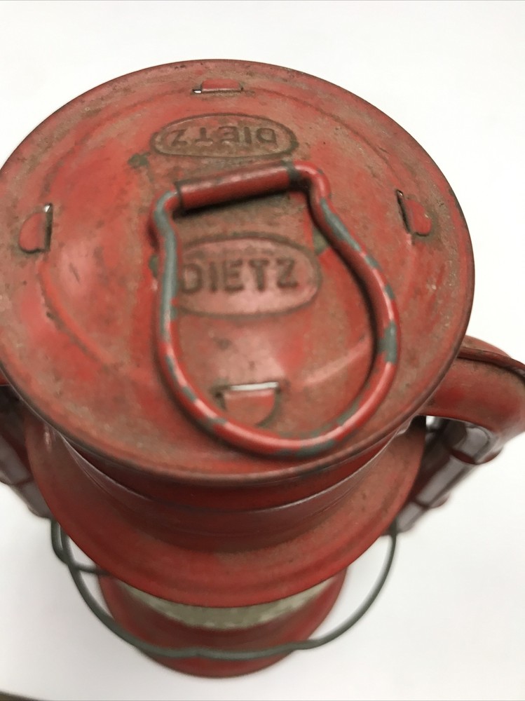 Dietz Comet Lantern With H2 Embossed Comet Globe 8” High