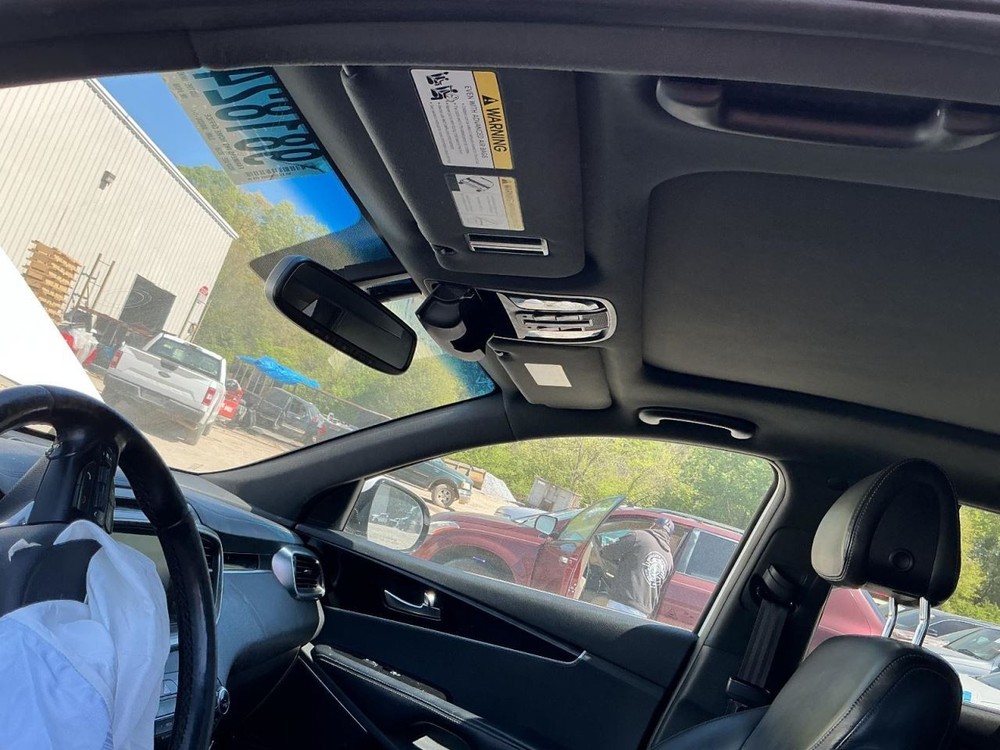 SORENTO 2016 Glove Box 5035181