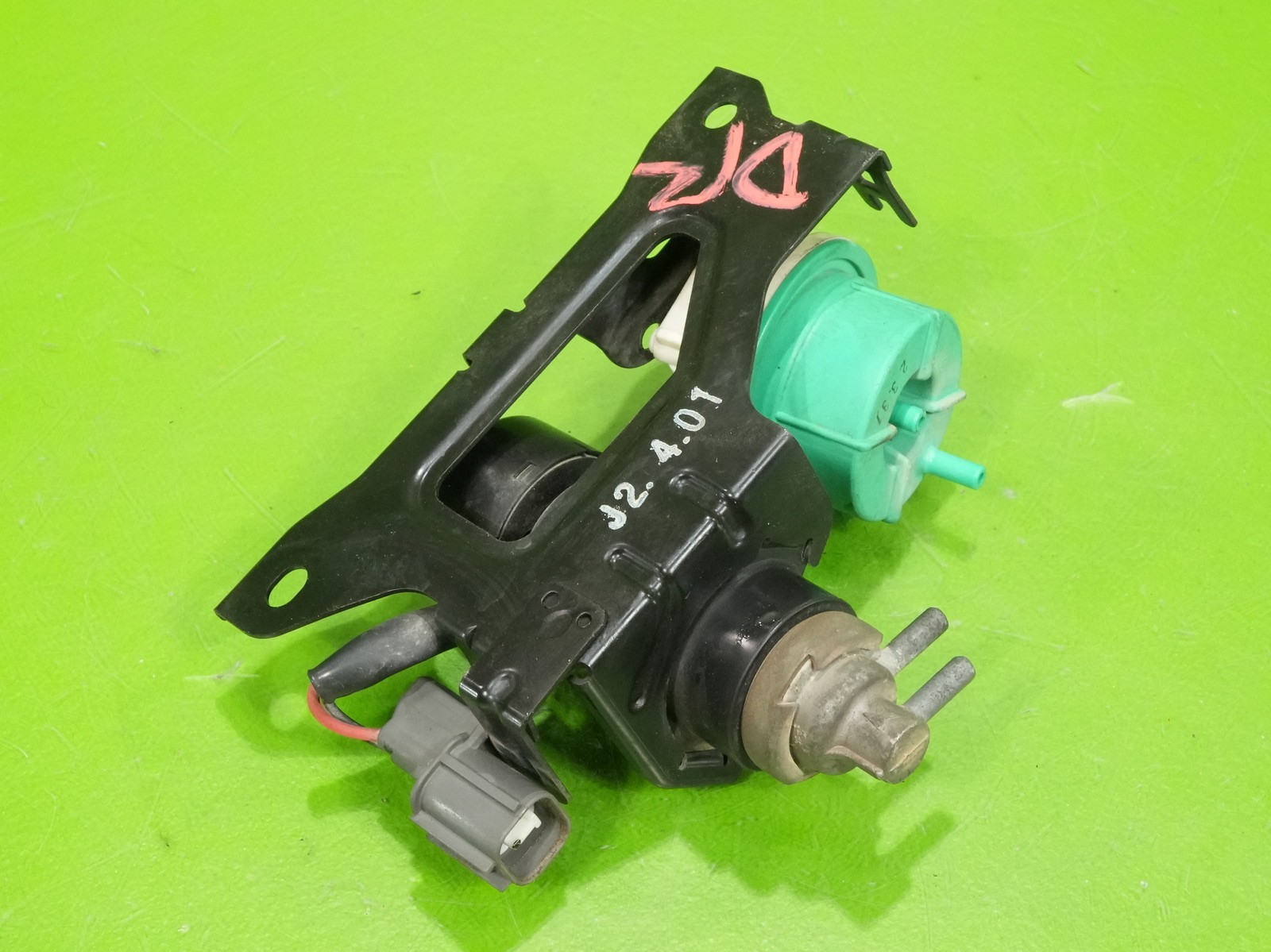 92-95 Civic OEM vacuum control valve + frequency solenoid 17290-PY3-901 Accord