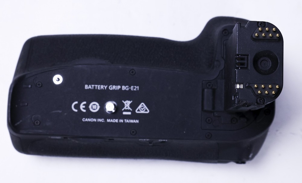 Canon BG-E21 Battery Grip for EOS 6D Mark II