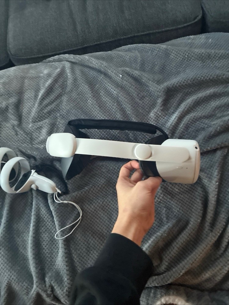 Oculus Quest 2 128GB, USB-C Charger