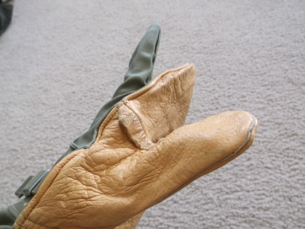 US MILITARY WWII TRIGGER MITTEN SHELL MEN'S TYPE I NEW