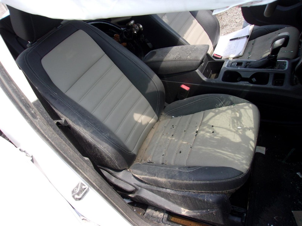 Used A/C Selector Switch fits: 2019 Ford Escape front automatic temperature cont