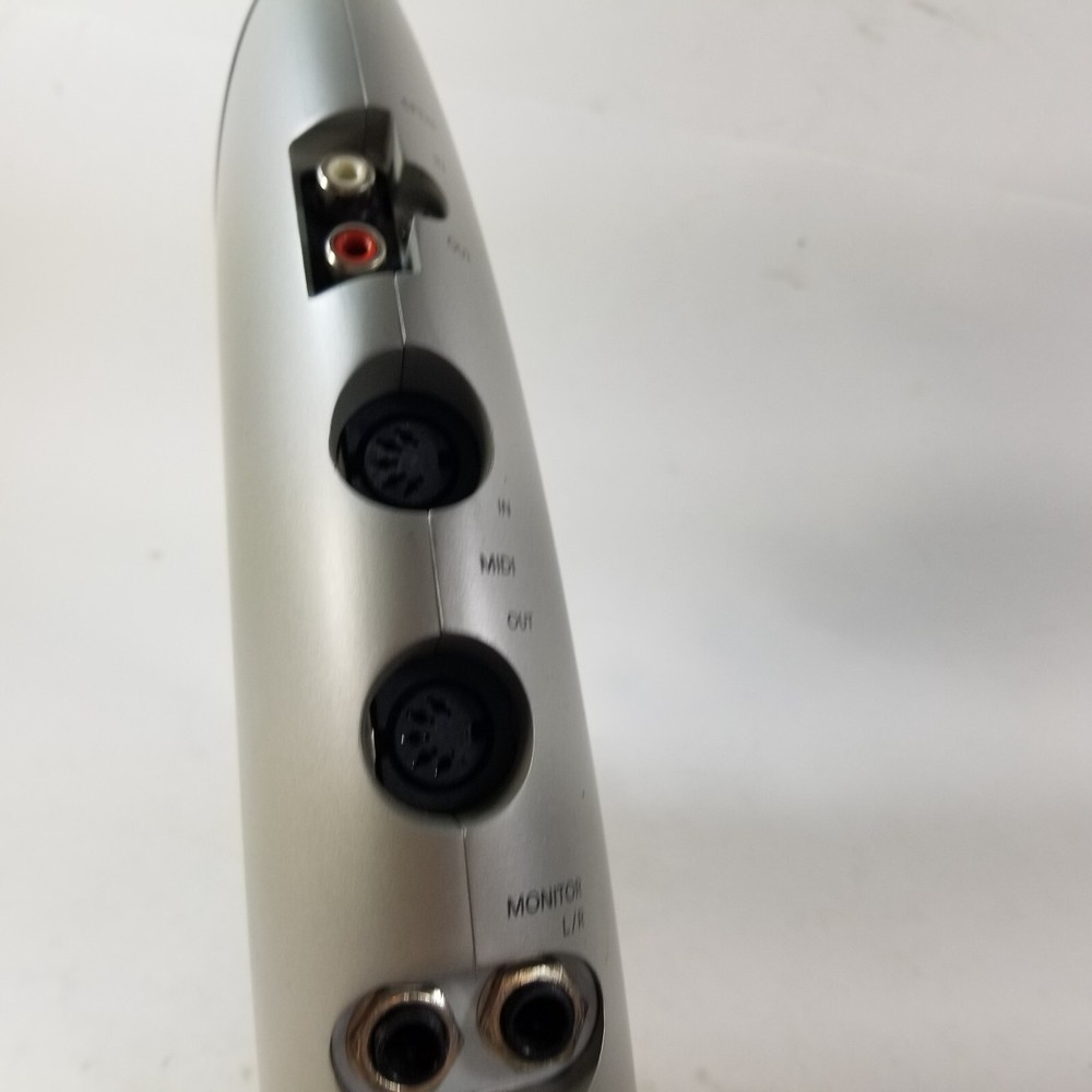 Mackie XD-2 Spike Powered Recording System NO POWER CABLE