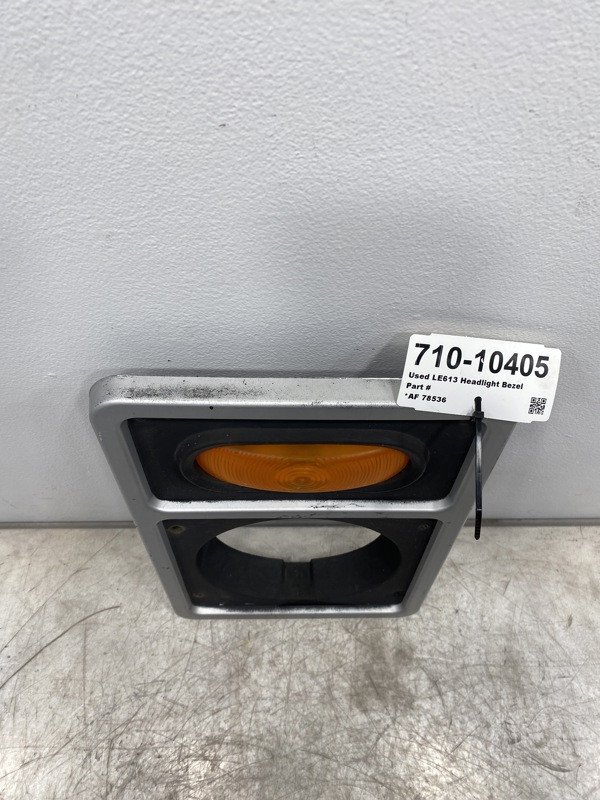 2000 Mack LE613 Light Bezel (710-10405)