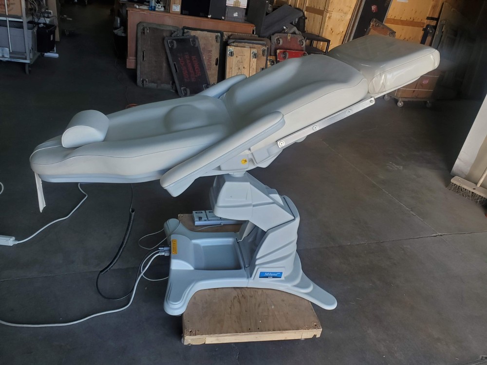 DRE Milano E20 Power Procedure Chair - Working