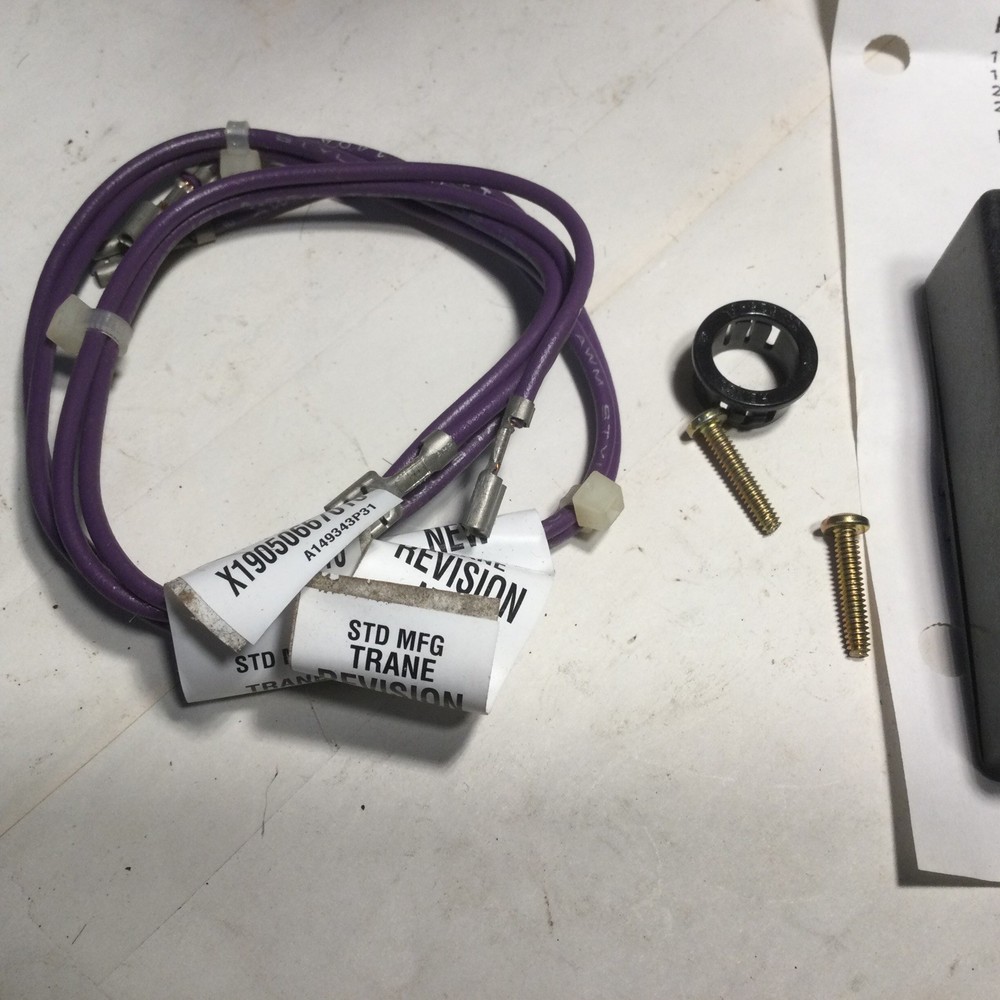 Honeywell Trane C7600A1028 Solid State Humidity Switch Sensor NIB Free Shipping
