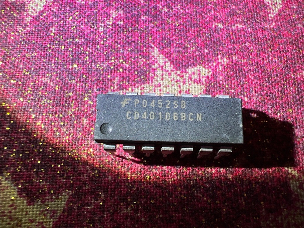 ** QUANTITY 2 ** CD40106BCN