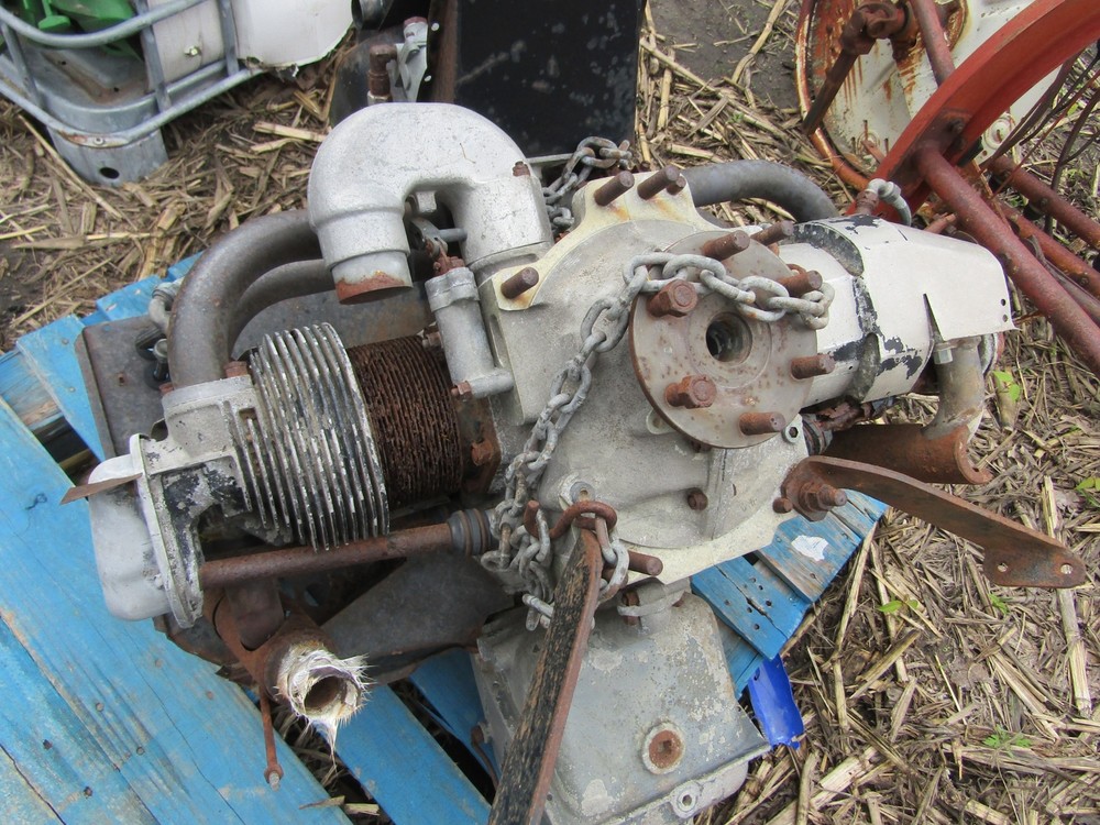 CONTINENTAL AIRPLANE ENGINE FOR PARTS