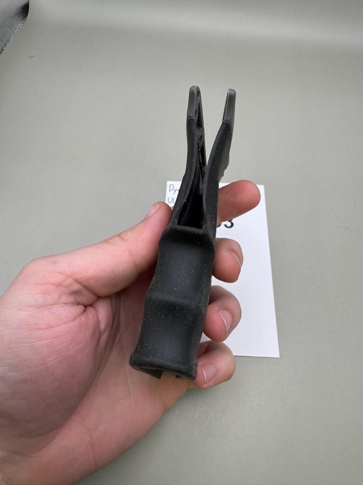 Dye UL Grips-Black