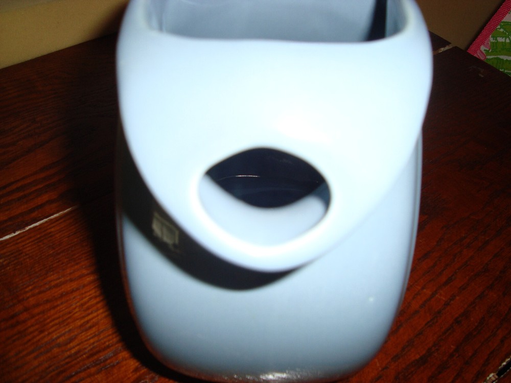 FIESTA LARGE PITCHER DISK 87 1/4 OZ. PERIWINKLE BLUE BNWT!