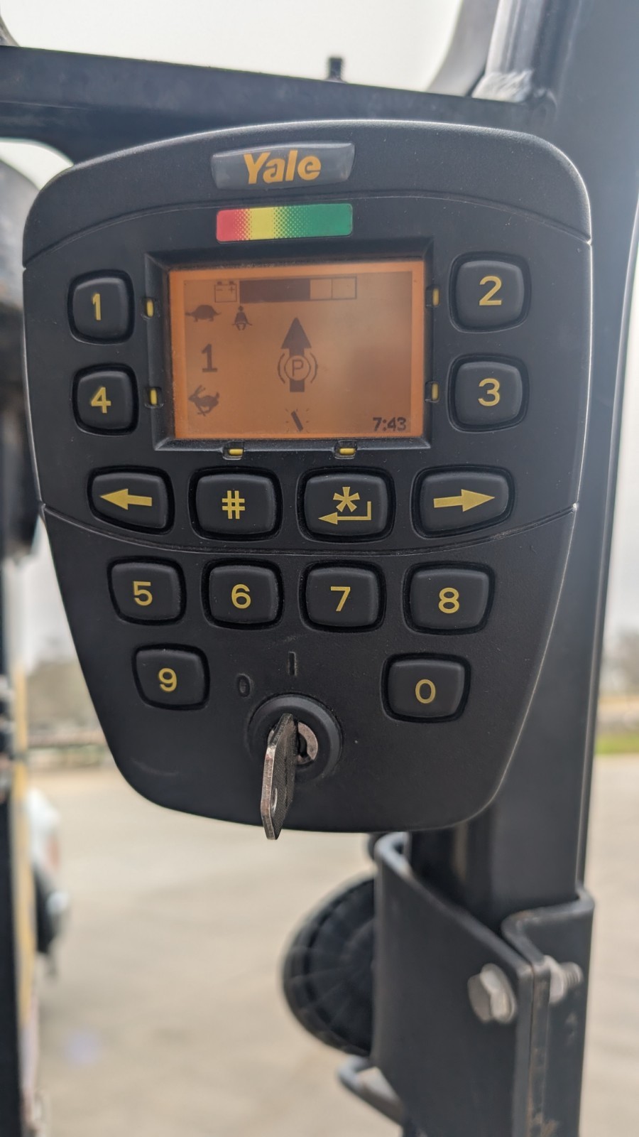 Yale 36V Electric Forklift, 3000# Capacity, Triple Stage Mast, ERP030VTN36TE082