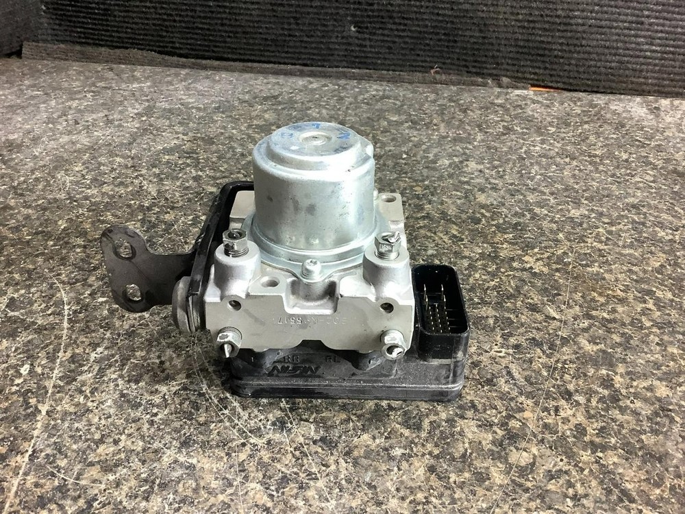 07 Triumph Tiger 1050 ABS Module Pump 3J