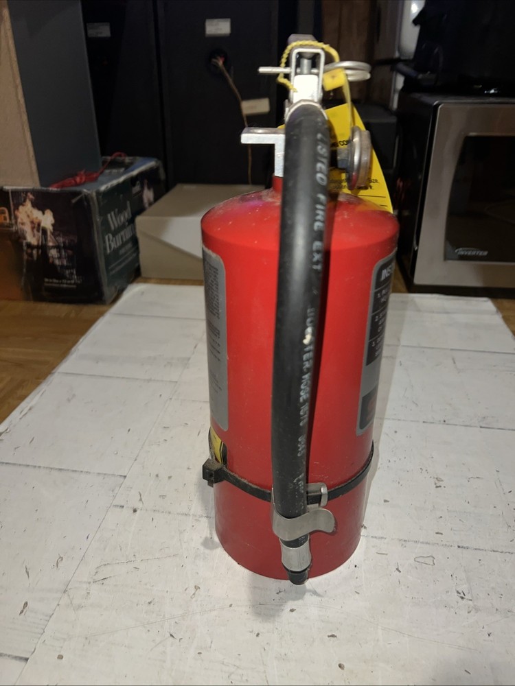 SENTRY MODEL SY-0517 FIRE EXTINGUISHER NEW