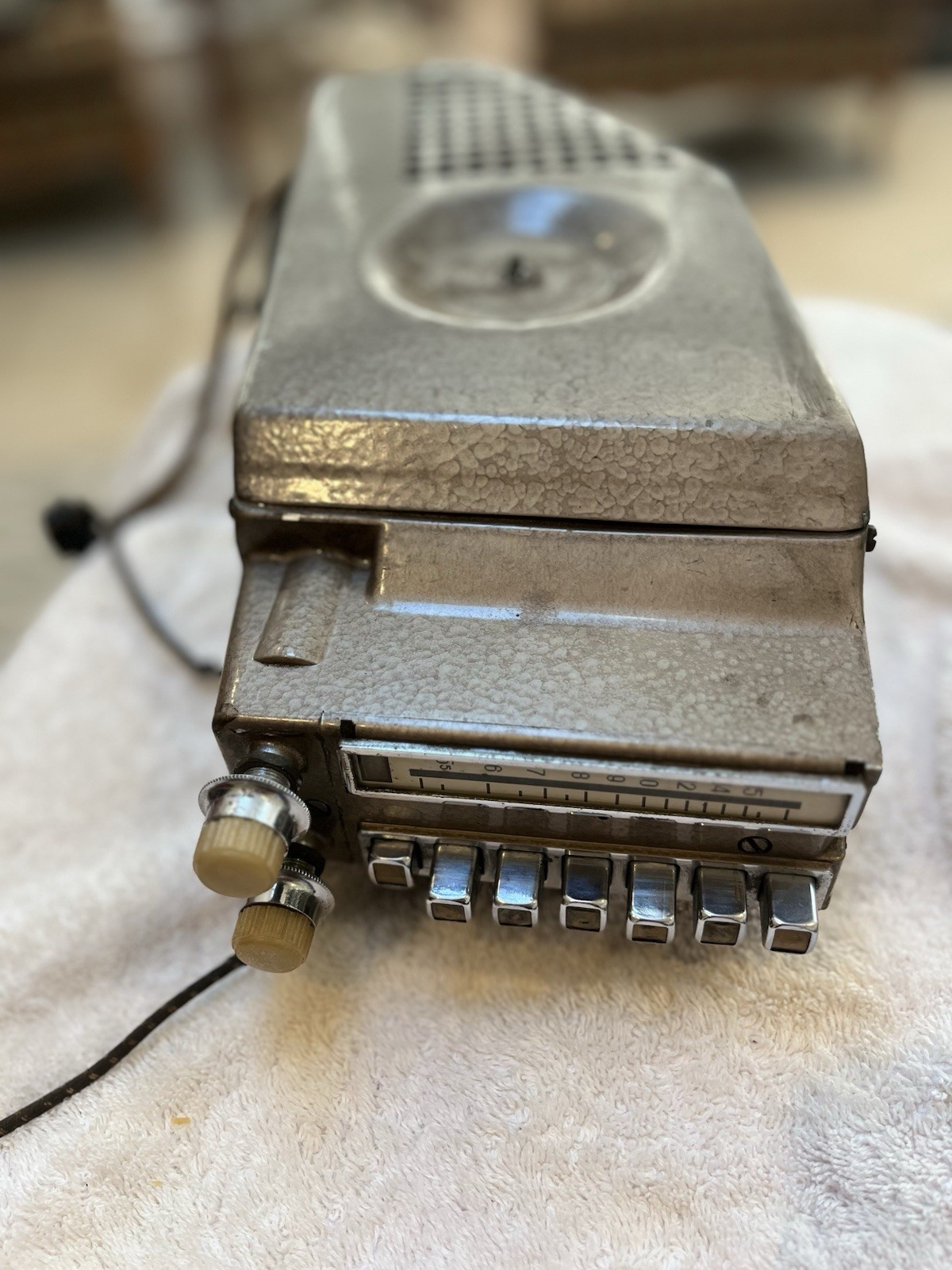 Mopar Model 800 Radio 1940s Plymouth, Chrysler, Dodge, Desoto, Great Condition