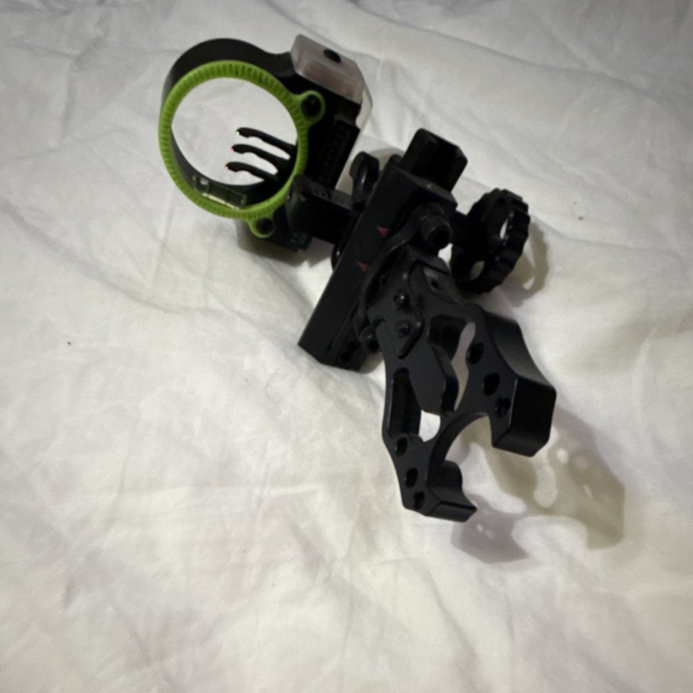 Black Gold Fixed Pin Archery Sight Black 3-Pin slider with Adjustable Knobs