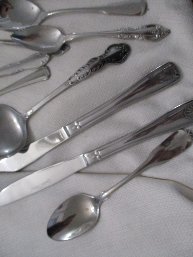 Lot Silverware vintage ? various patterns replacement knife spoon