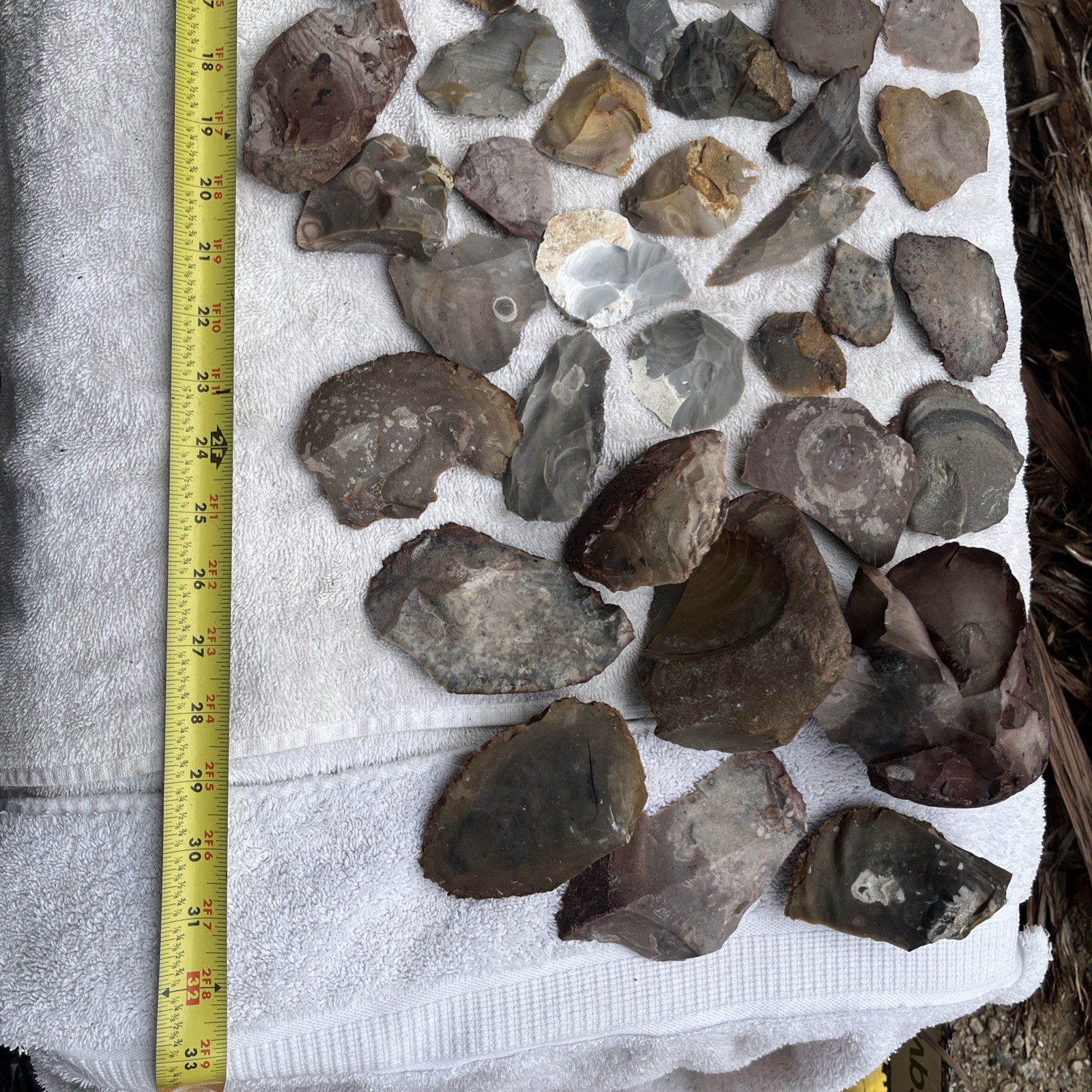Heat Treated Variety Texas Chert/Flint spalls for making 1-5 in. Points -12 lbs.