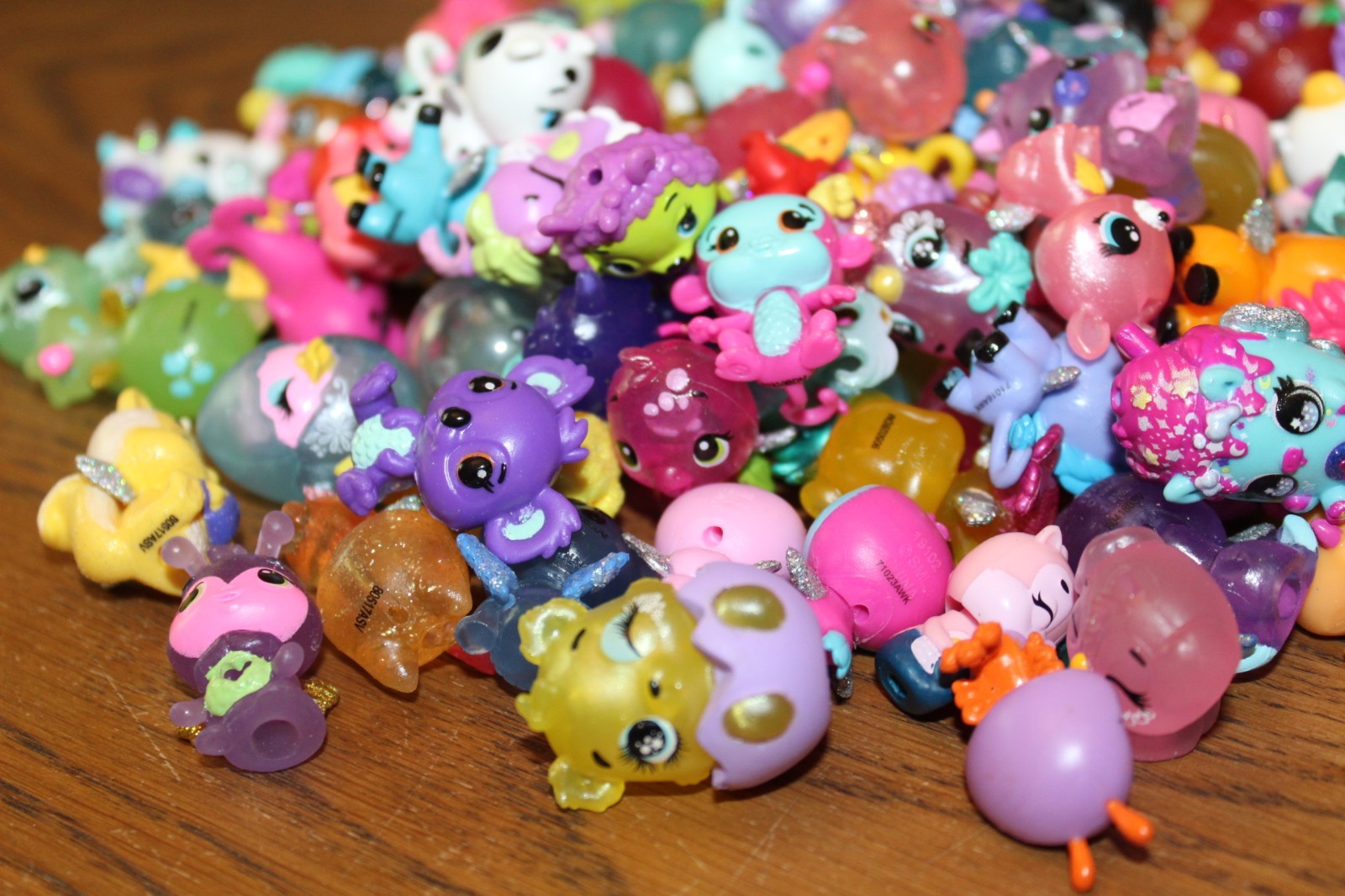 Hatchimals COLLEGGTIBLES Random LOT Bag (10) Assorted CUTE Seasons NO DUPLICATES