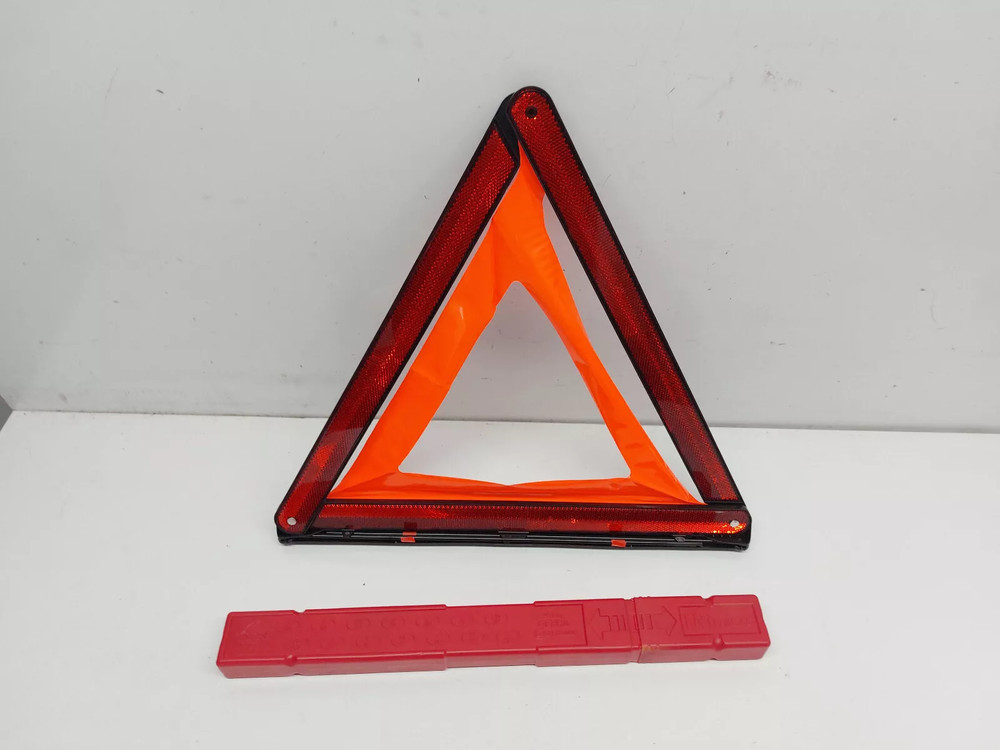 BMW X1 E84 EMERGENCY HAZARD WARNING TRIANGLE 2011 6770487