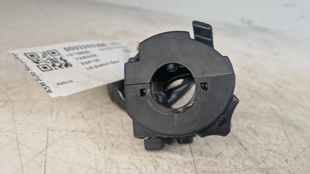 YAMAHA XSR125 2022 LEFT SIDE SWITCH GEAR