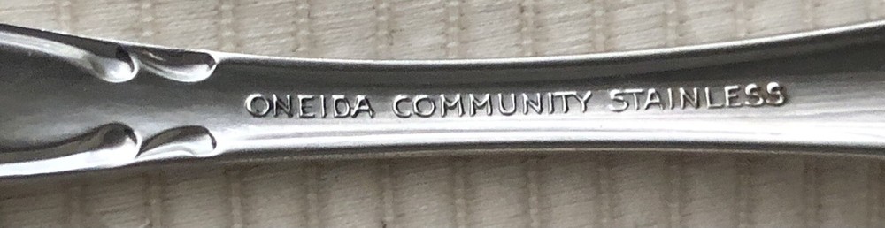 Oneida Community CHATELAINE STAINLES Pierced Pie Server