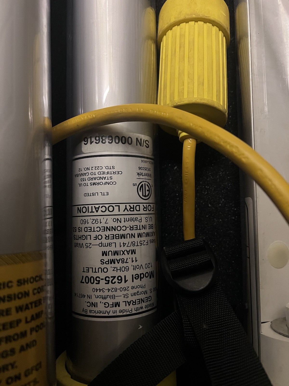 (3) General Manufacturing 1625-5007 Safe-t-lite shelter light w/ Pelican Case