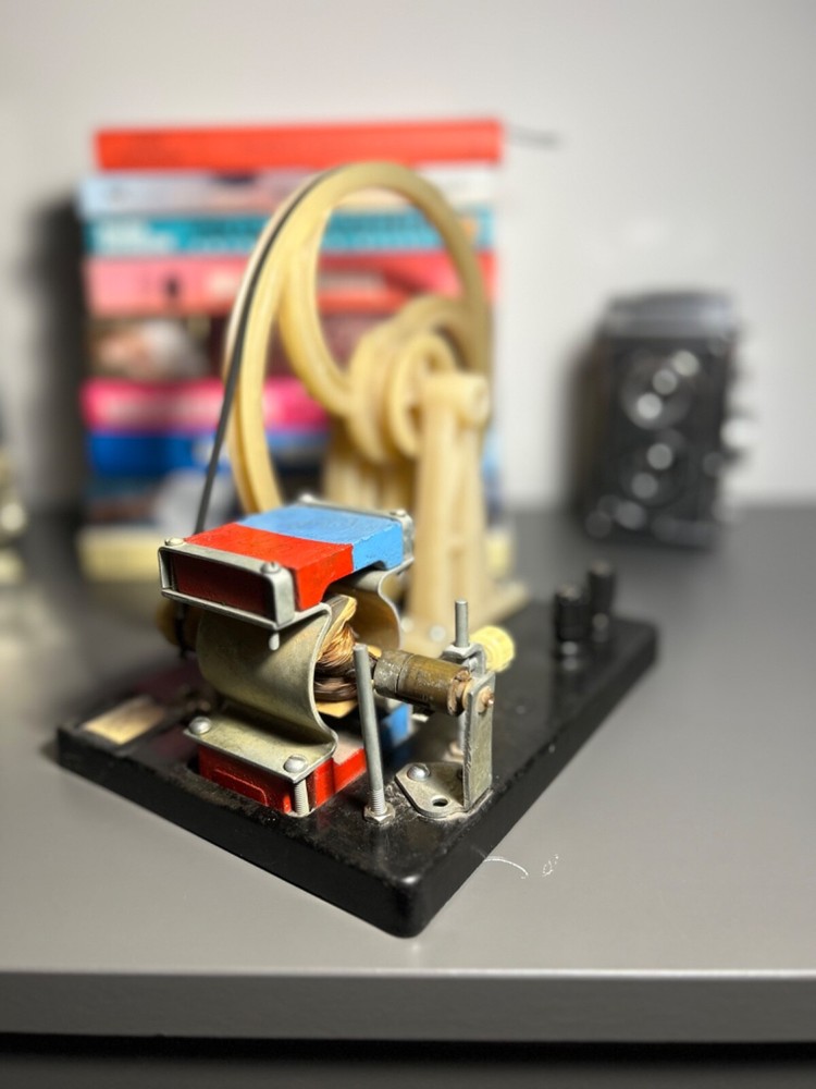 Vintage Soviet Union DC Motor Model – Educational Physics Demonstrator – Collect