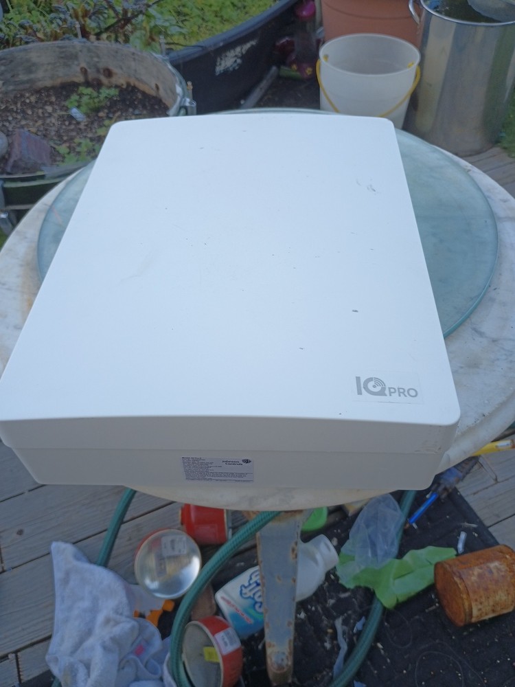 Johnson Controls IQ Pro P IQPRO02P Security Panel Box