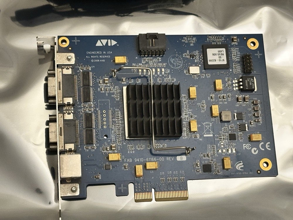 Avid Pro Tools HD Native PCIe Card with Mini DigiLink Cable