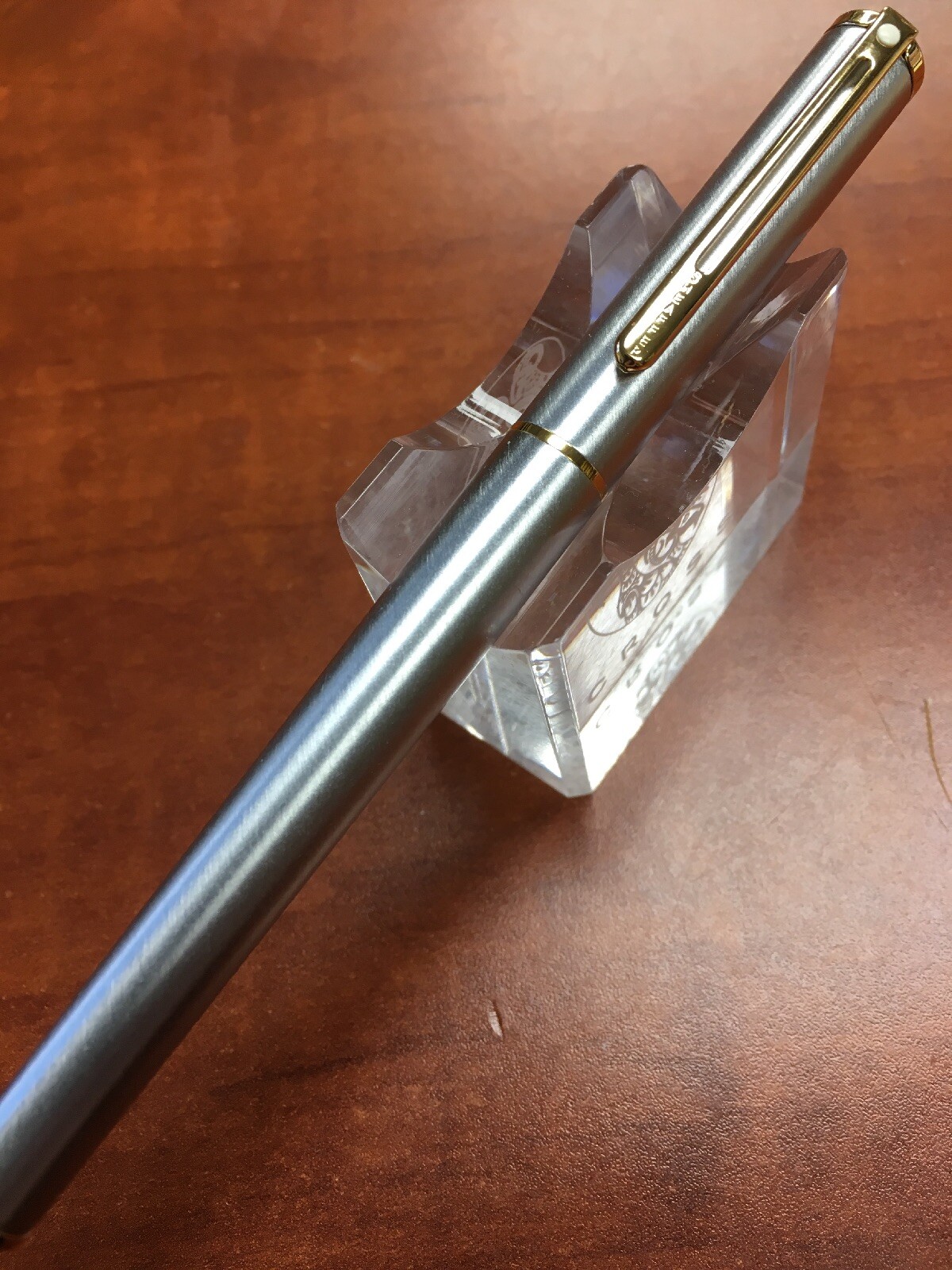 Sheaffer Agio Brushed Chrome/22K Gold Plate "F" Nib Fountain Pen