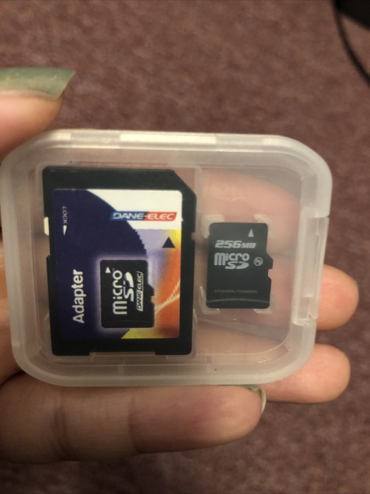 Dane-Elec MicroSD Adapter With MicrosSD With Lock And Case