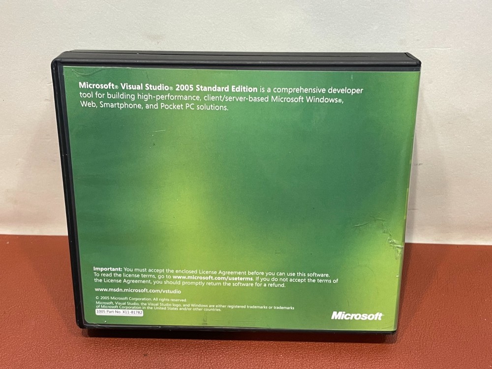 Retail Microsoft Visual Studio 2005 Standard Edition Academic 5 Disc Set W/ Key