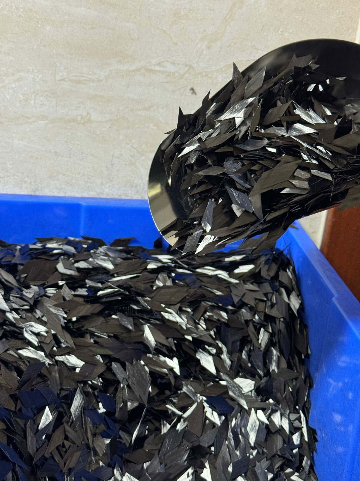 Diamond Big Shaped Flake Carbon Fiber Chopped Forged Cut Short Fibre Filament